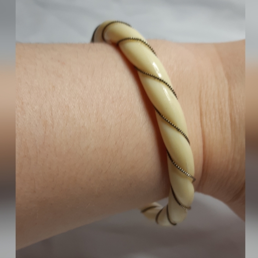 Ivory Bangle Bracelet - Picture 2 of 6